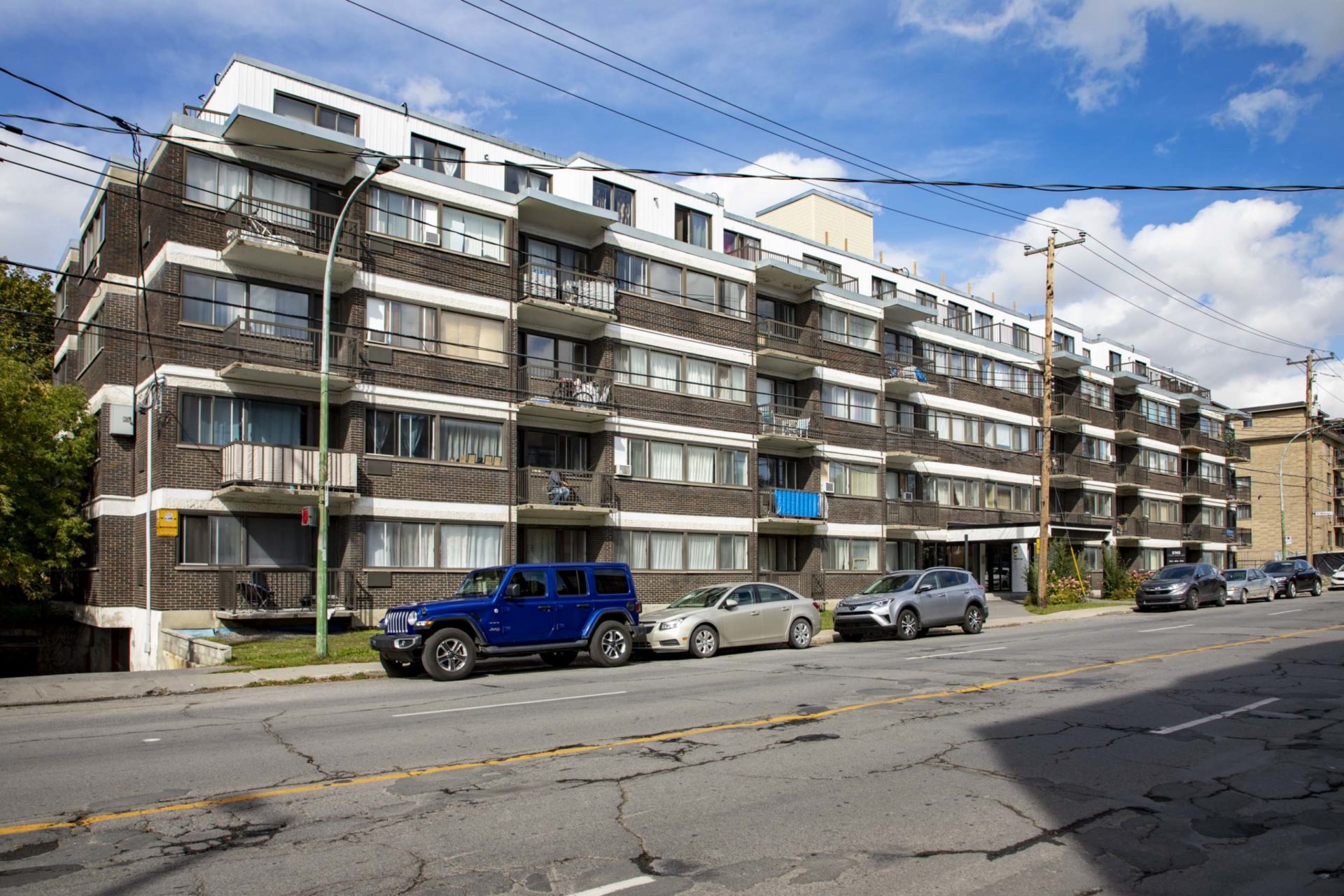 Montreal 57655773 CoteStLuc Greybrook